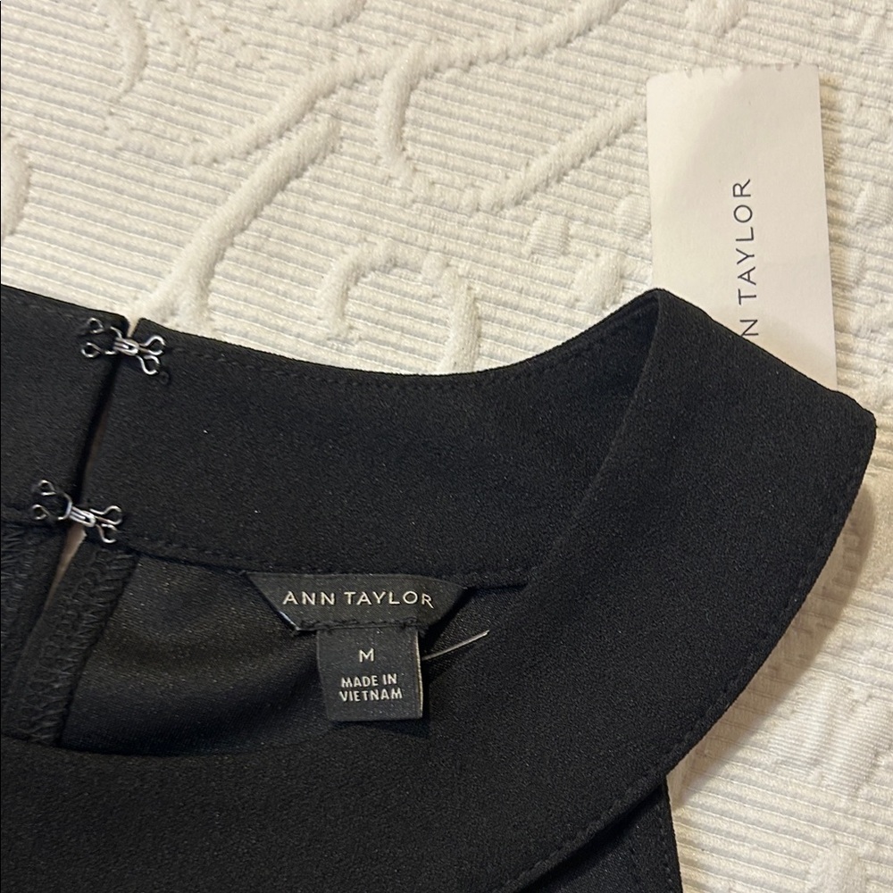 Ann Taylor Black key hole Halter Tank Top. NWT. Medium - Picture 6 of 8